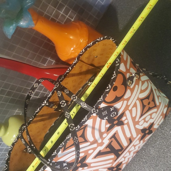 Louis Vuitton Bag - Picture 15 of 16